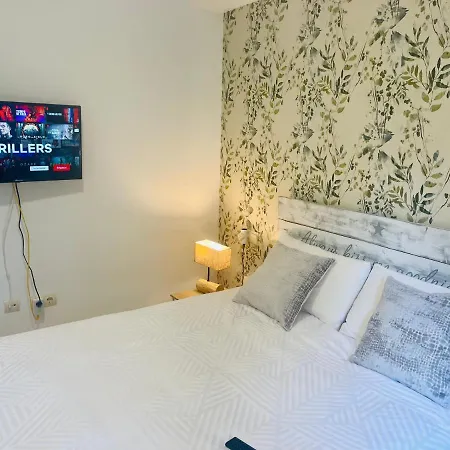 Pleasant Duplex By Elviria Dunas Marbella