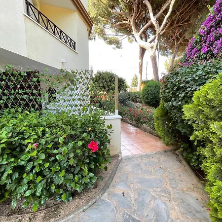 Pleasant Duplex By Elviria Dunas